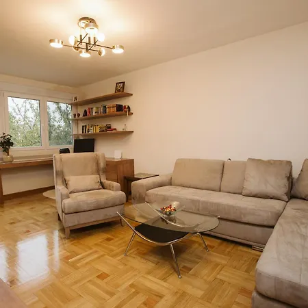 Bright, Newly Renovated Near Danube River Apartment Belgrade