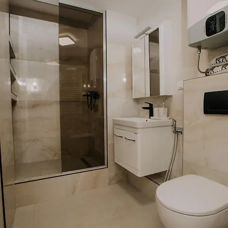 Bright, Newly Renovated Near Danube River Belgrade