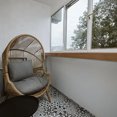 Bright, Newly Renovated Near Danube River Apartment